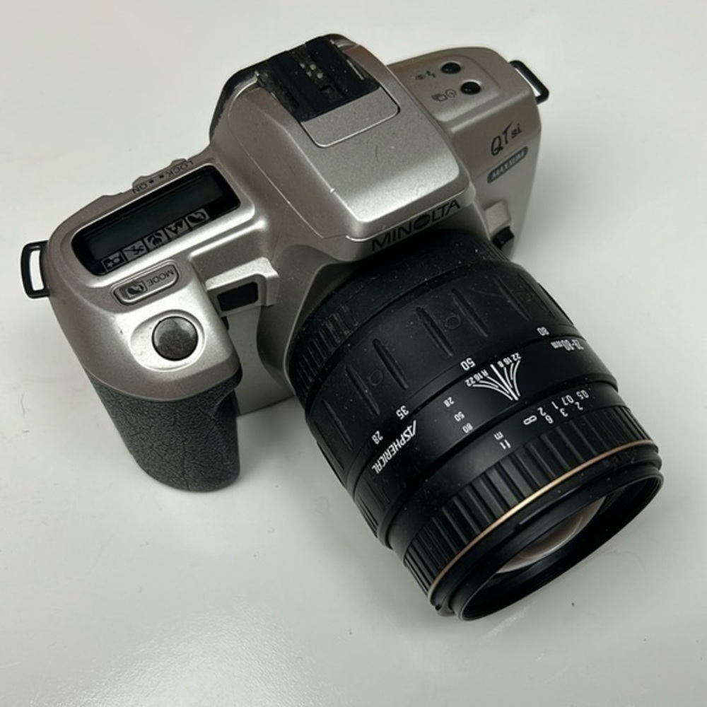 Minolta Maxxum‎ QtSi 35MM SLR Film Camera